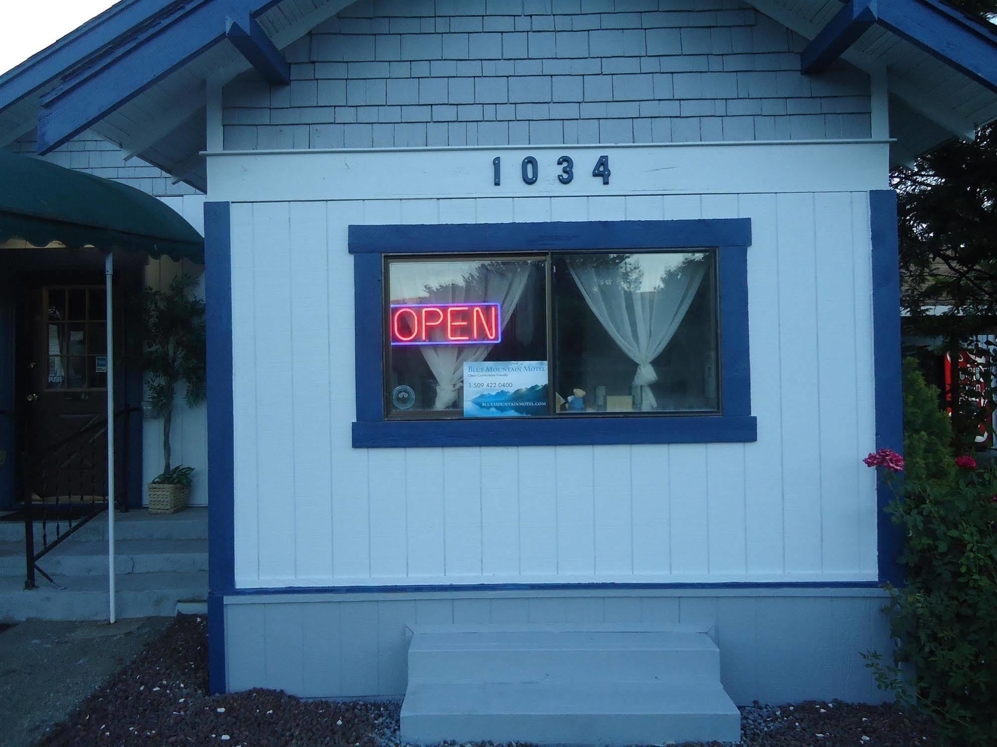 Blue Mountain Motel Okanogan Εξωτερικό φωτογραφία